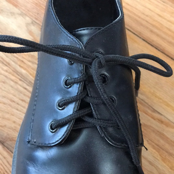 Black low cut, low platform, boots - Picture 3 of 3